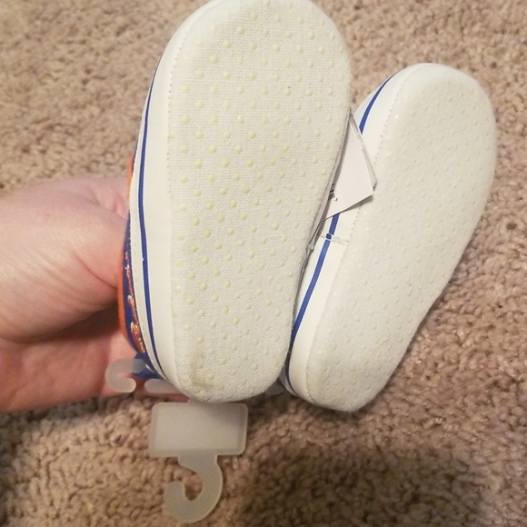 Infant size 4 shoes NWT - Picture 4 of 4
